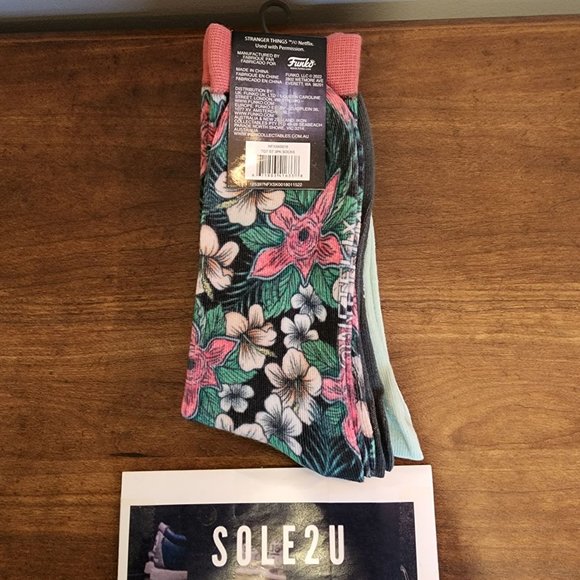 Stranger Things Socks 3 Pack Funko Beach Hawaiian Vibe - Picture 2 of 6